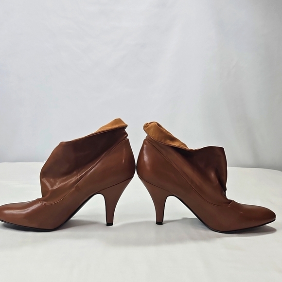 Nine West Soft Brown Leather Heeled Boots with Ruched Design Size 9.5 - Picture 5 of 9